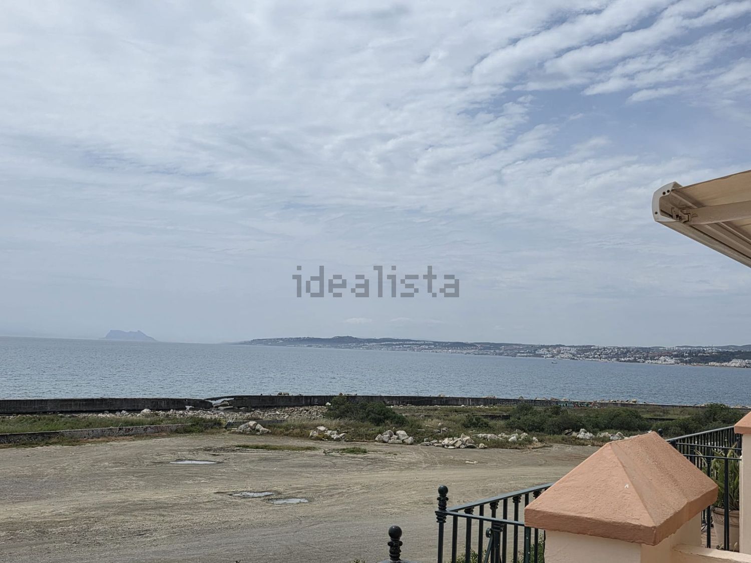 Chalet with direct beach access in Estepona — Sea view