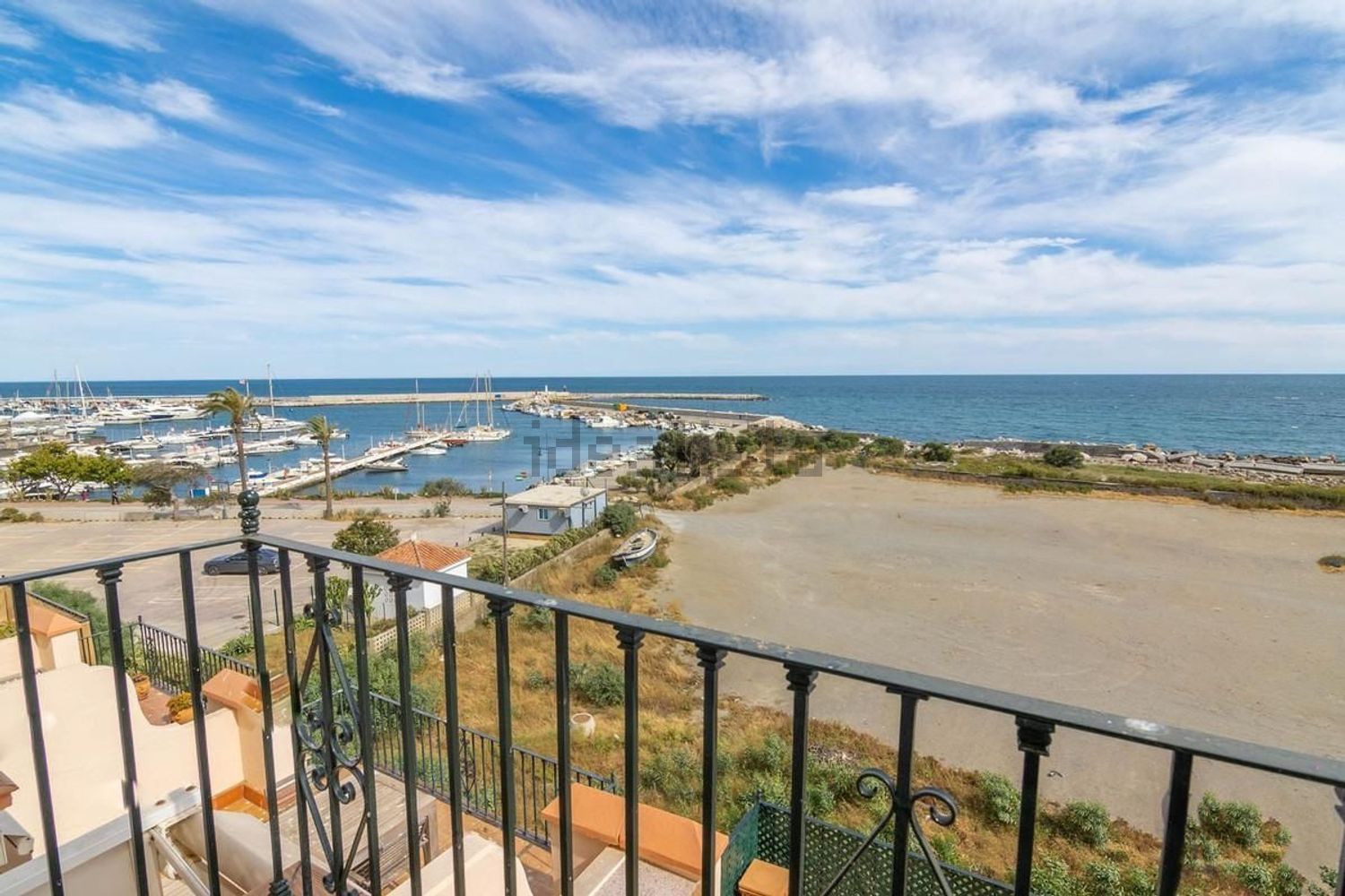 Chalet com acesso direto à praia em Estepona