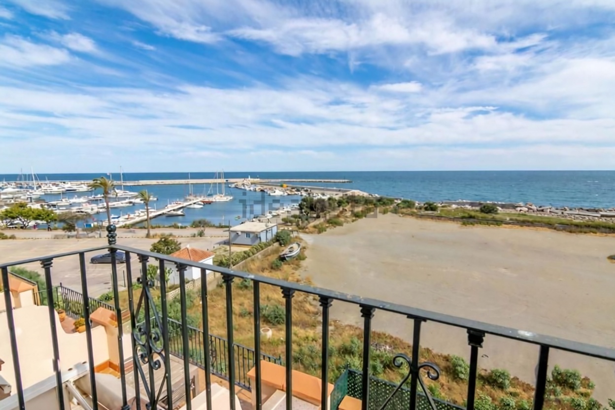 Chalet avec accès direct à la plage à Estepona