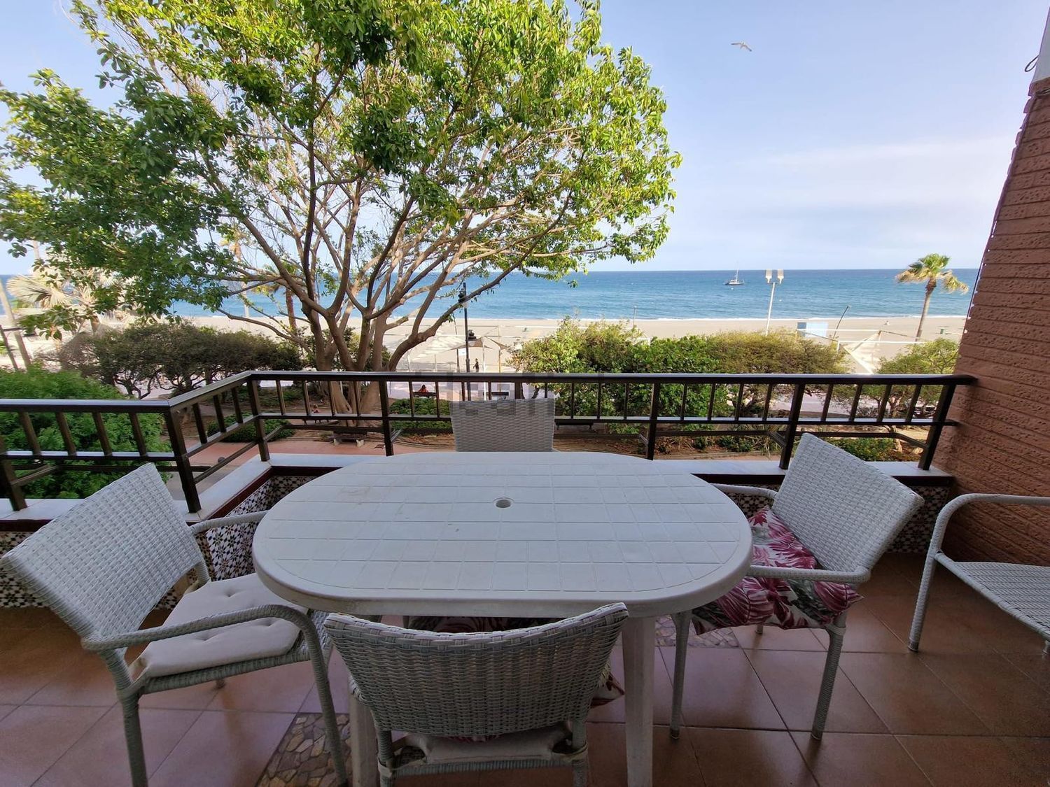 Apartamento em primeira linha de praia em Estepona