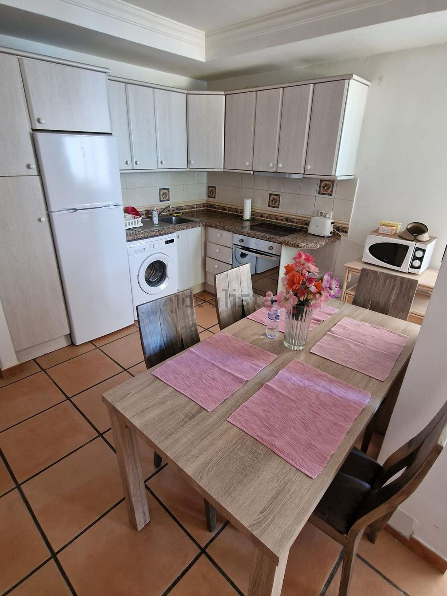Beachfront flat in Estepona — Kitchen