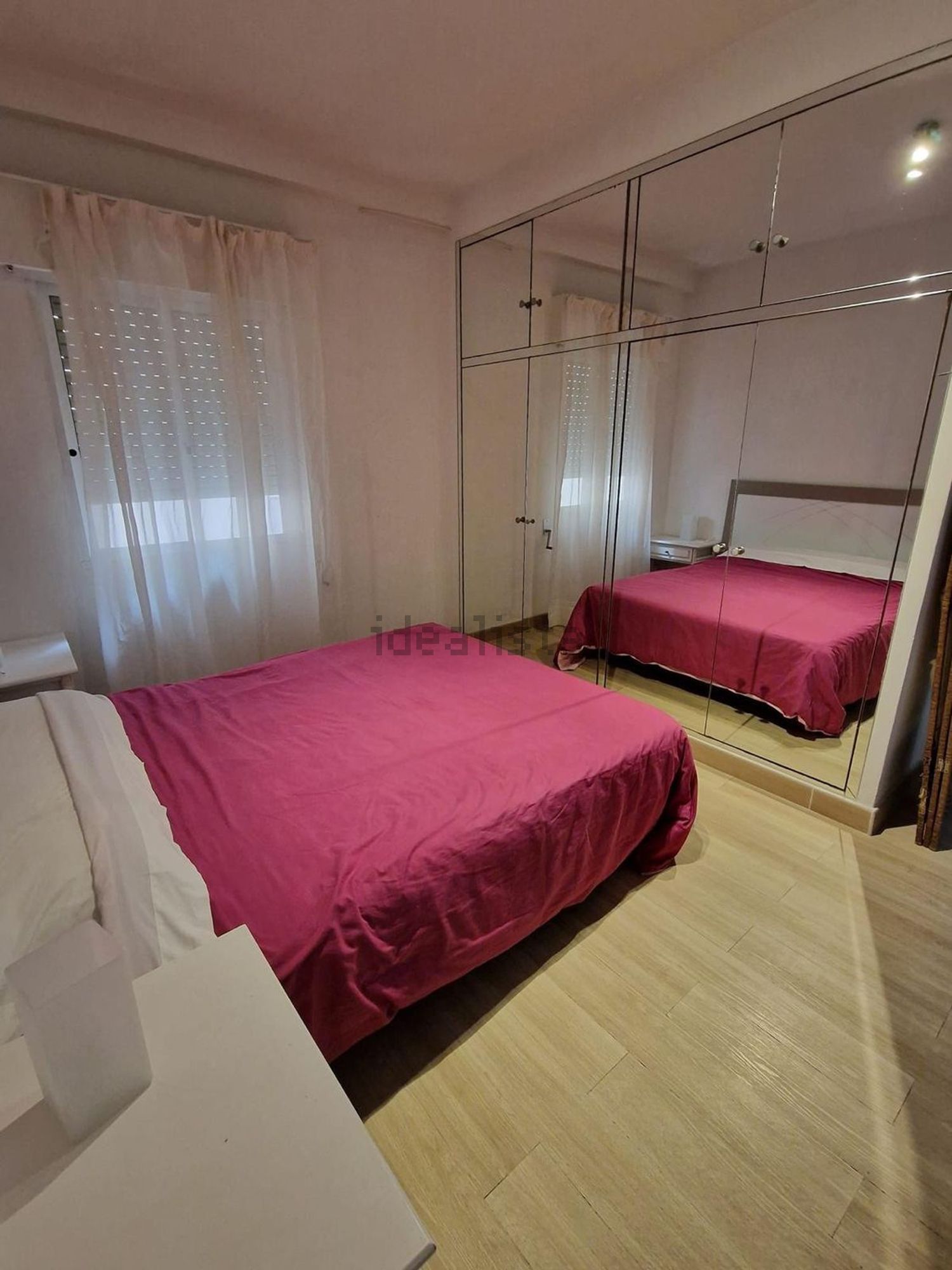 Beachfront flat in Estepona — Bedroom