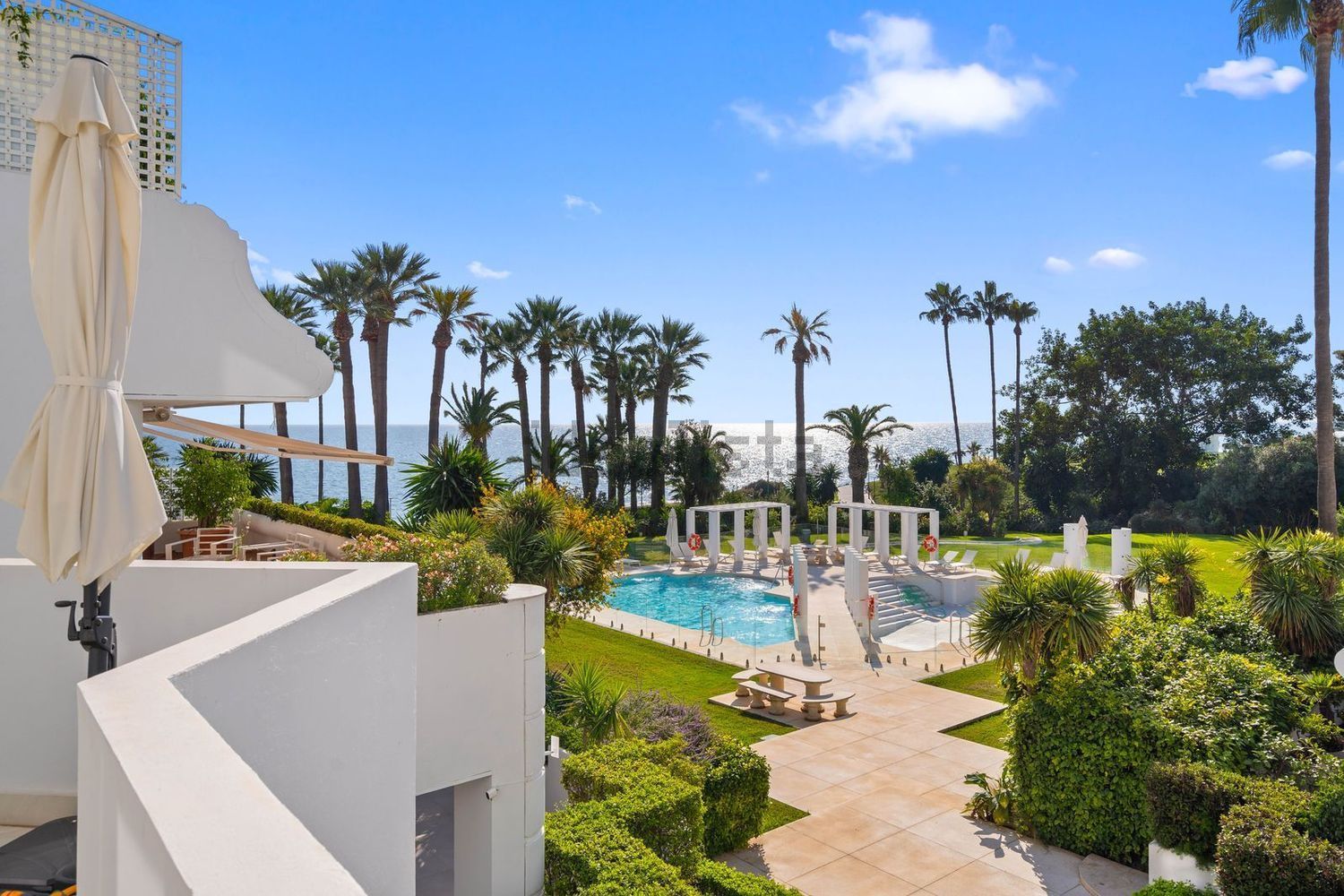 Apartamento em primeira linha de praia em Estepona
