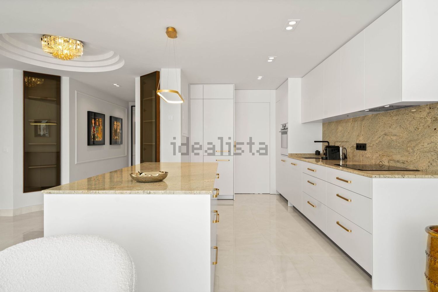 Beachfront flat in Estepona — Kitchen