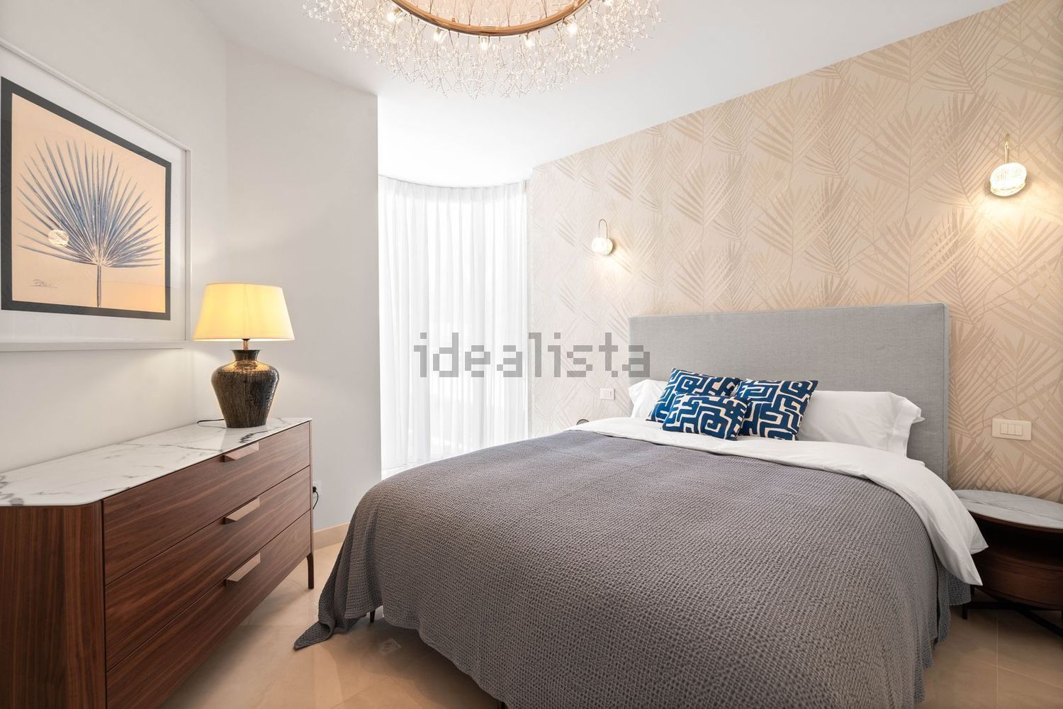 Beachfront flat in Estepona — Bedroom