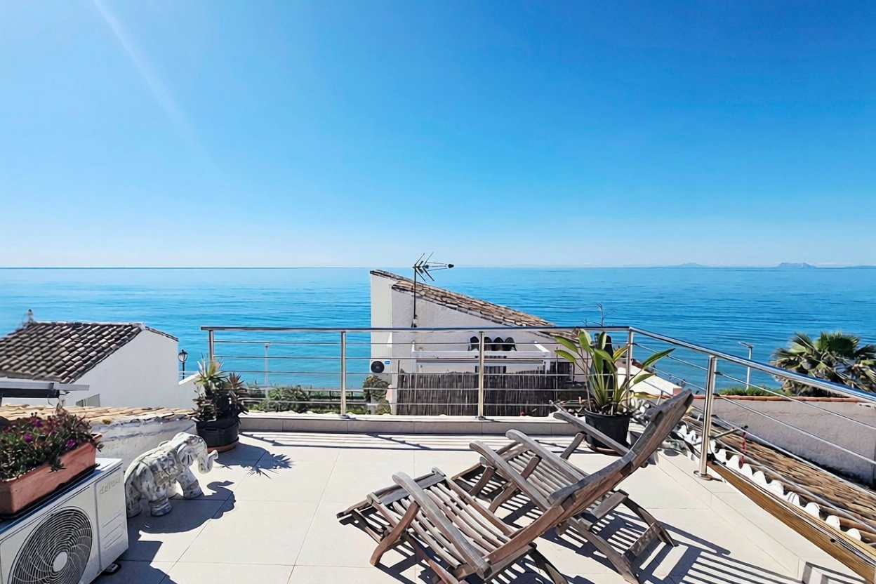Chalet avec accès direct à la plage à Estepona