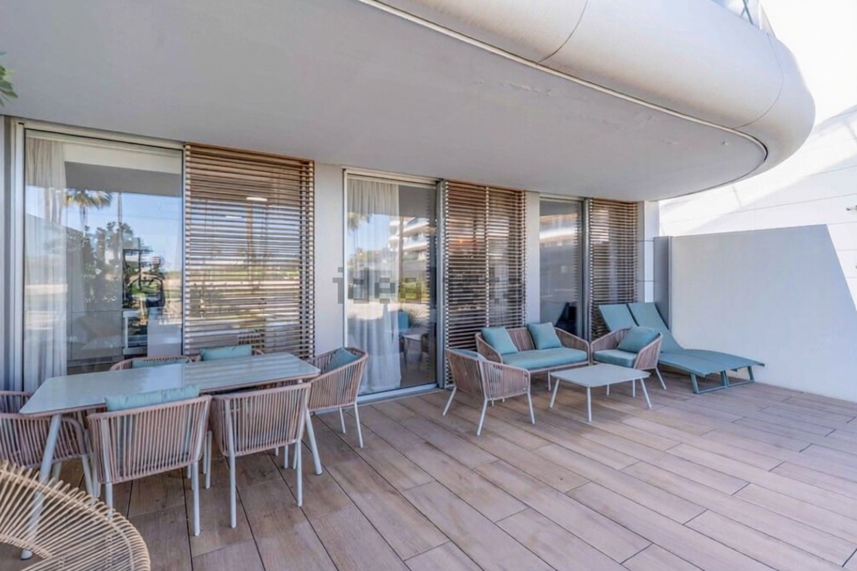 Piso en primera línea de playa en Estepona — Dormitorio