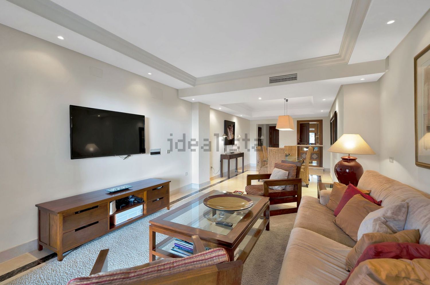 Apartamento em primeira linha de praia em Estepona — Sala