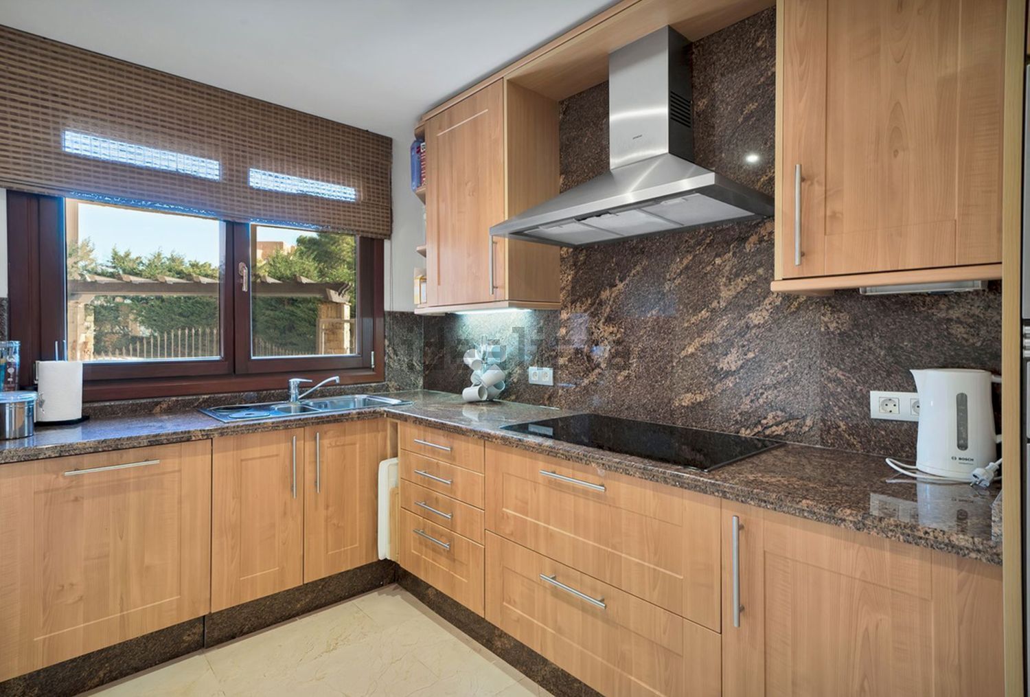 Apartamento em primeira linha de praia em Estepona — Cozinha