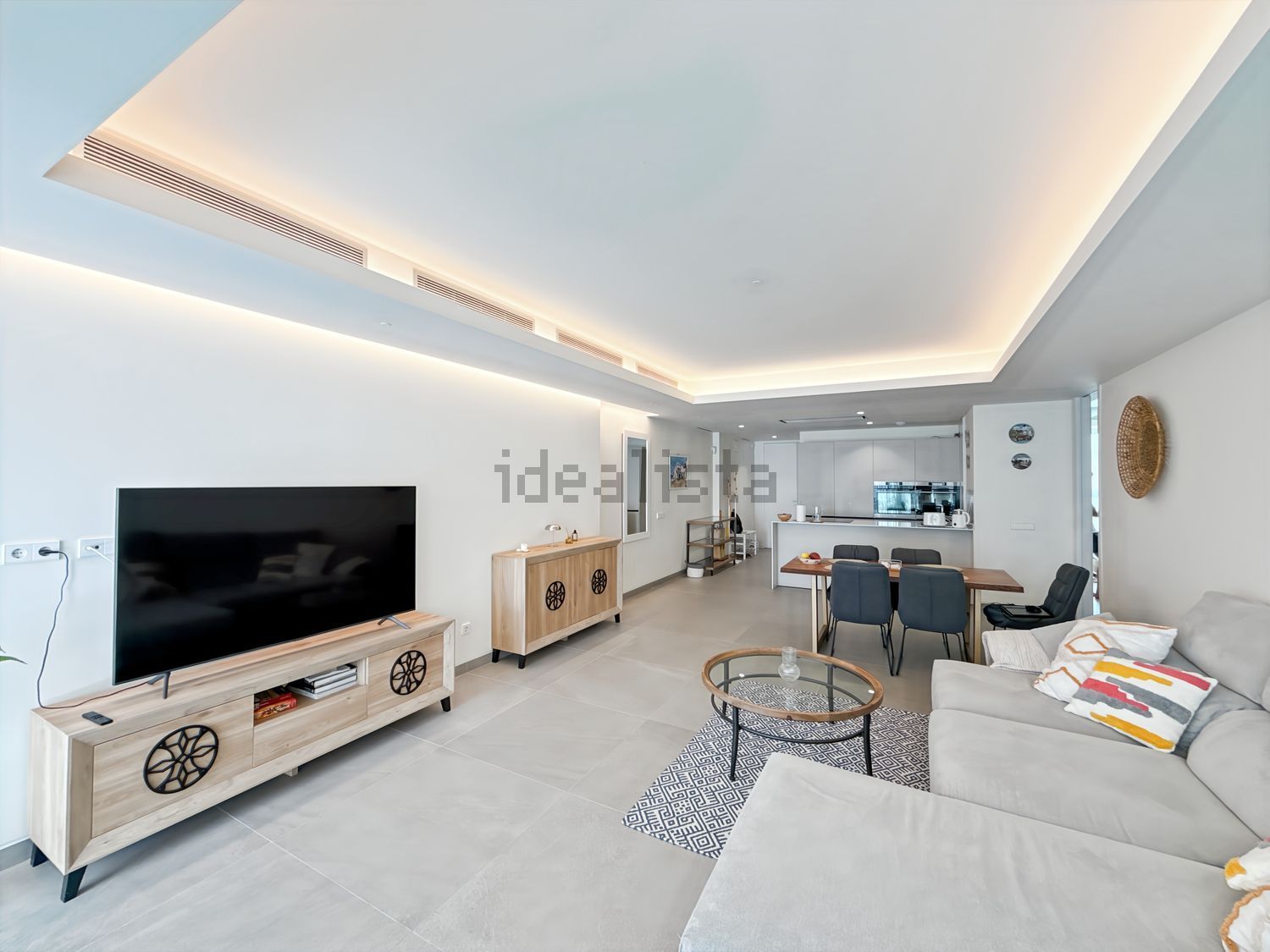 Beachfront flat in Estepona — Kitchen