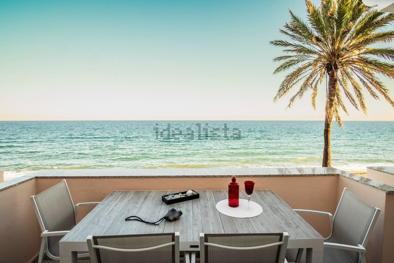 Ático em primeira linha de mar em Estepona