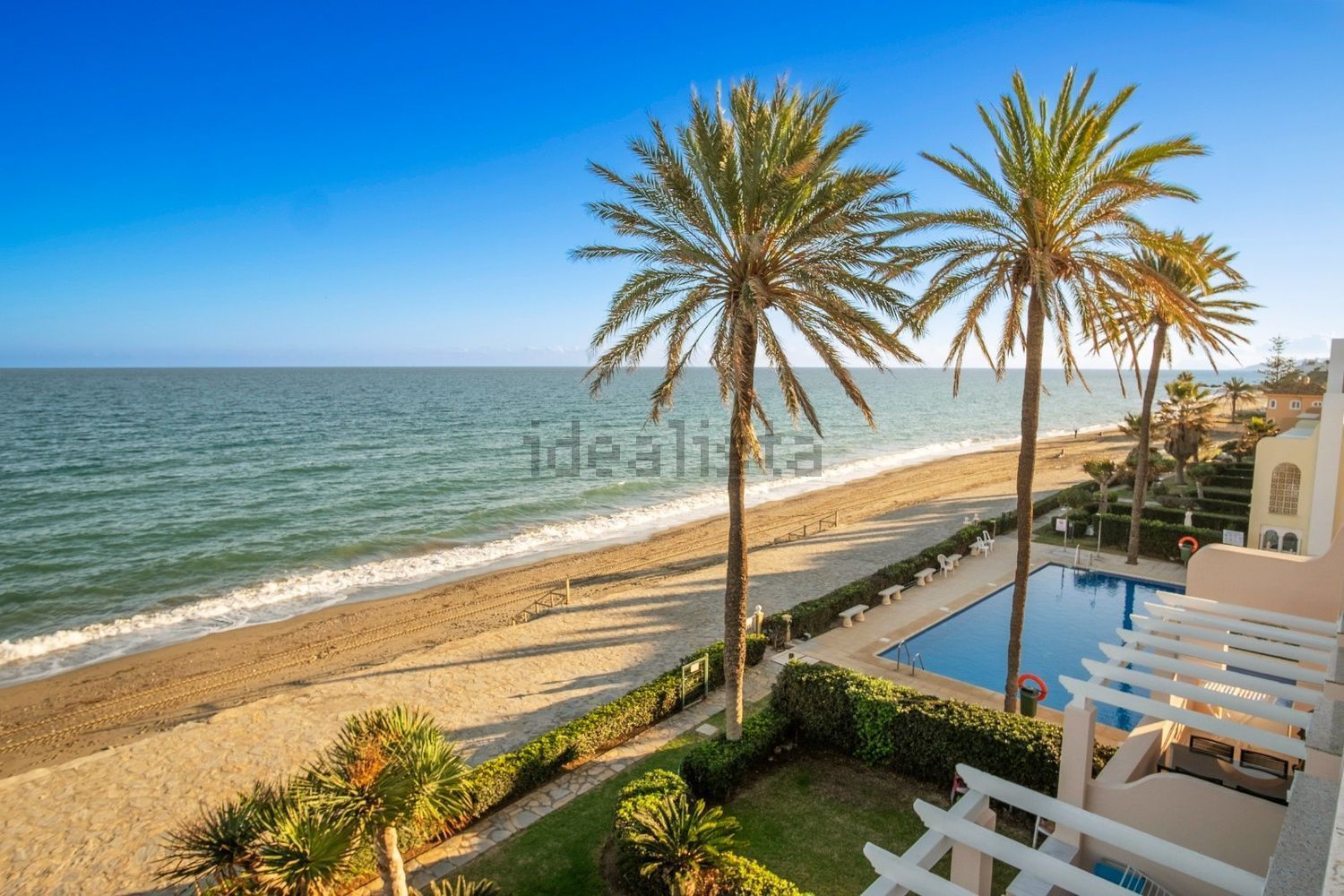 Ático em primeira linha de mar em Estepona — Vista mar