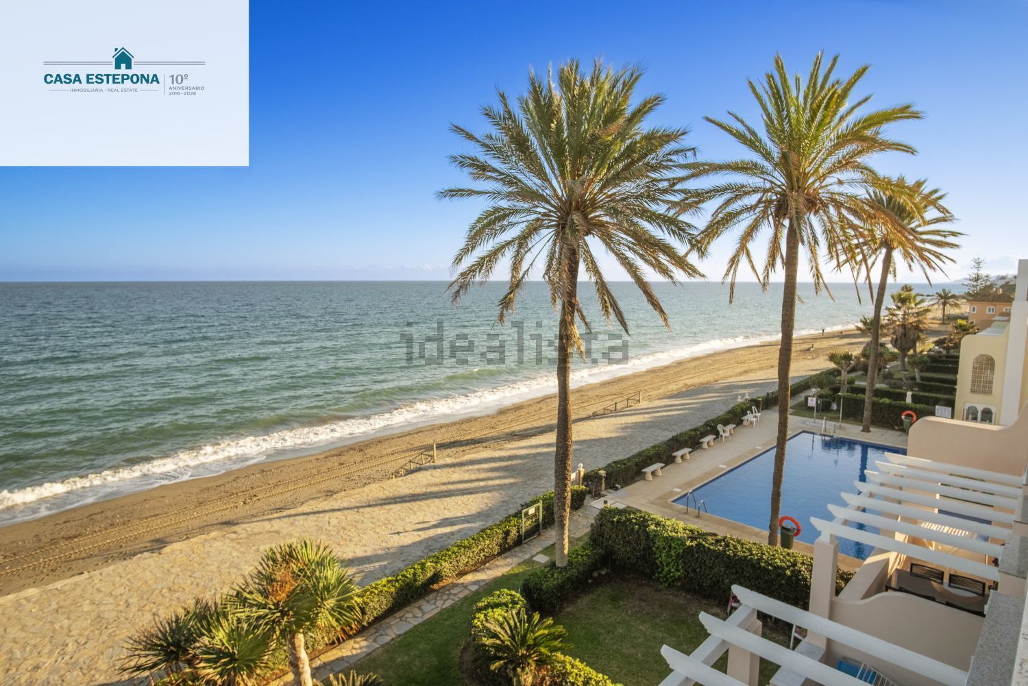 Seafront attic in Estepona — Sea view