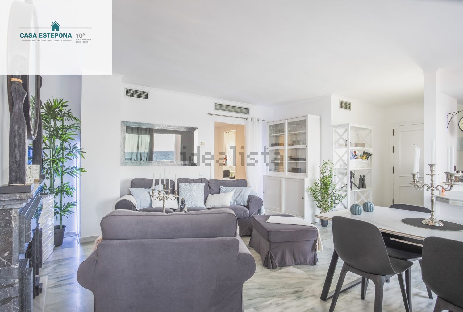 Seafront attic in Estepona — Kitchen