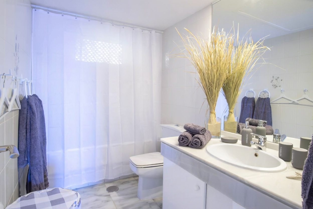 Ático en primera línea de mar en Estepona — Dormitorio