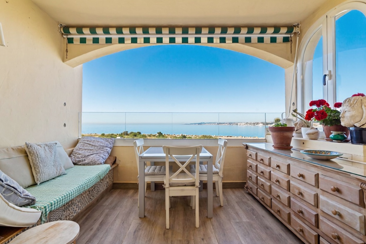 Apartamento em primeira linha de praia em Estepona