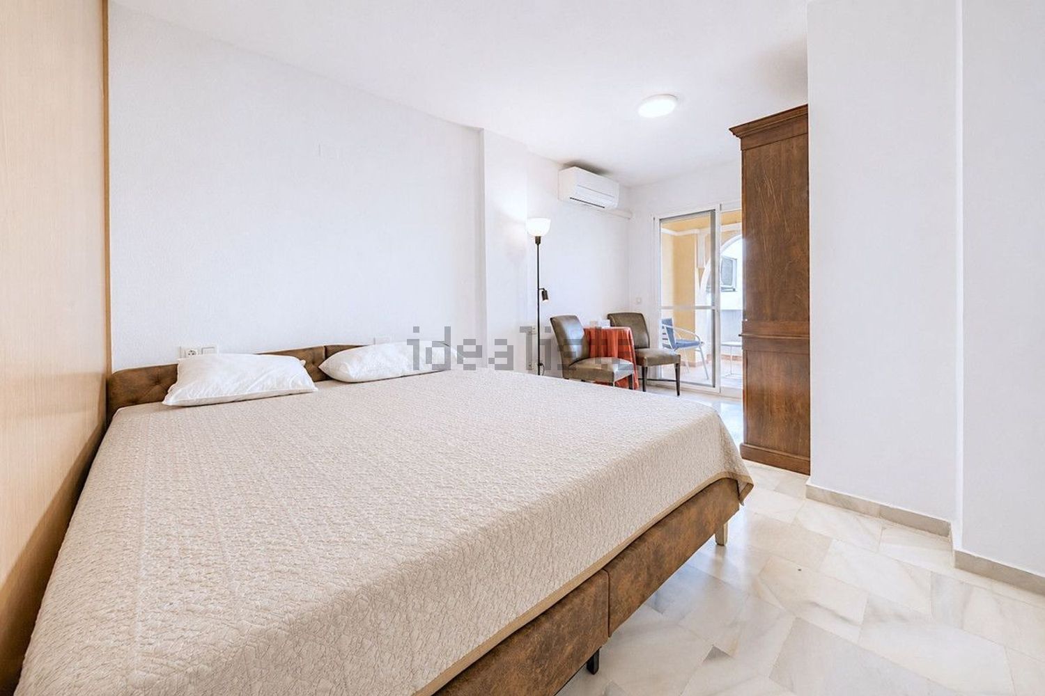 Duplex en première ligne de plage à Estepona — Chambre