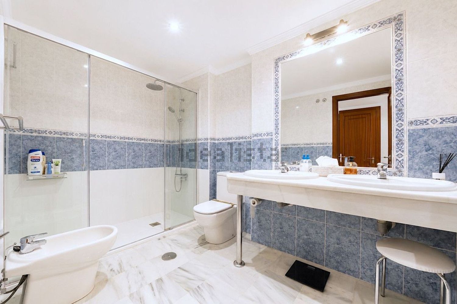 Duplex en première ligne de plage à Estepona — Sanitaires