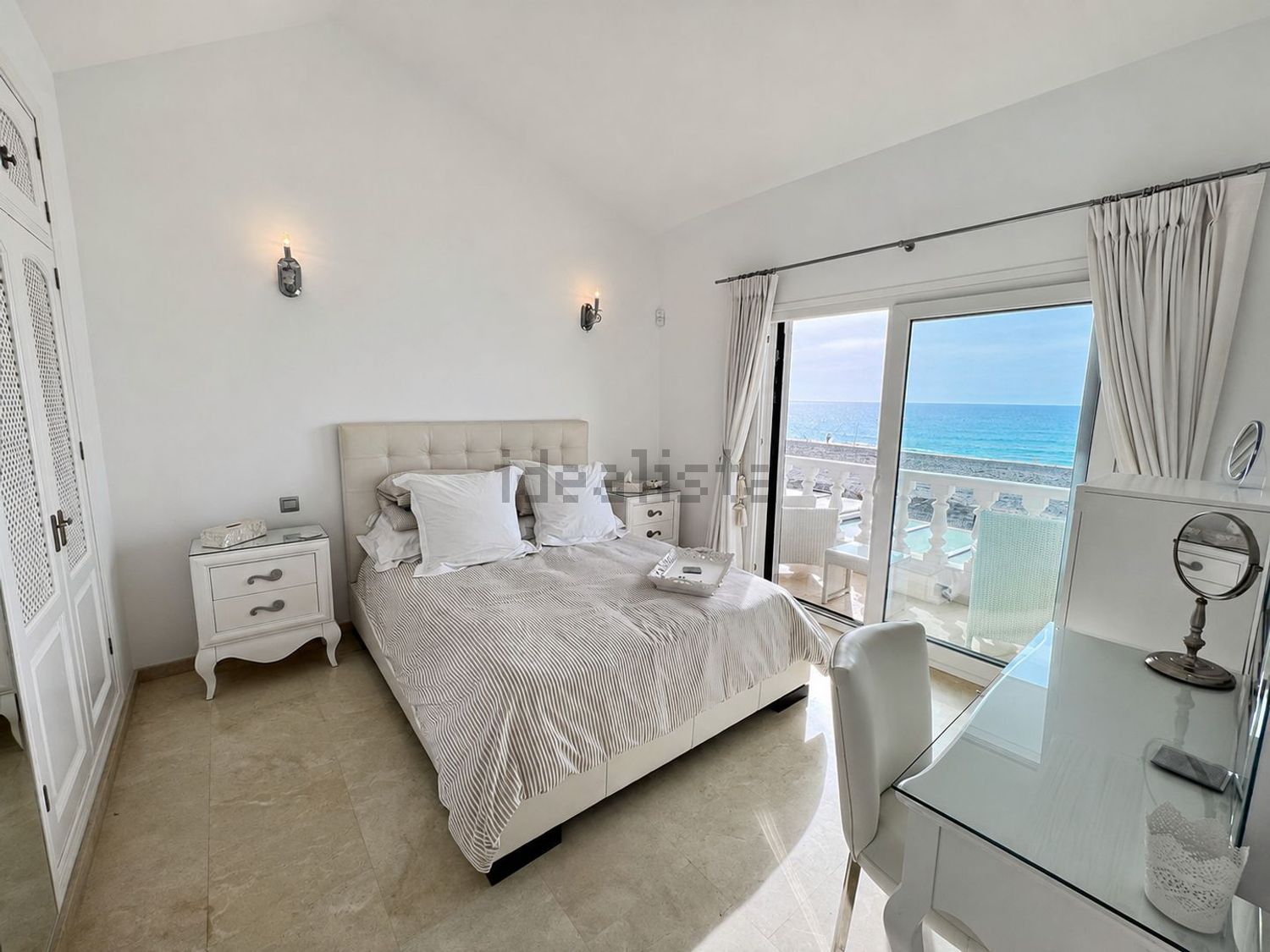 Chalet avec accès direct à la plage à Estepona — Chambre