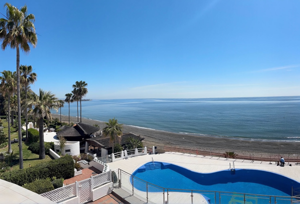 Chalet avec accès direct à la plage à Estepona — Vue mer