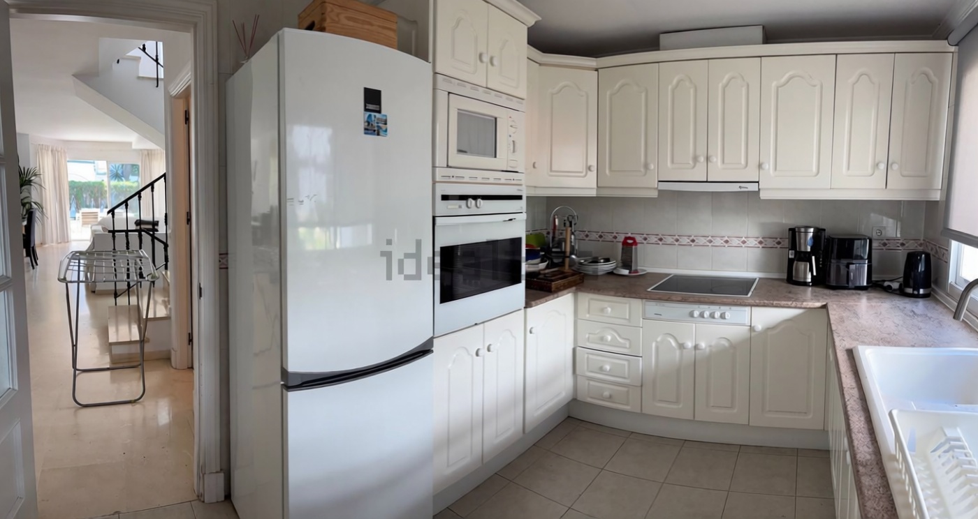Chalet avec accès direct à la plage à Estepona — Cuisine