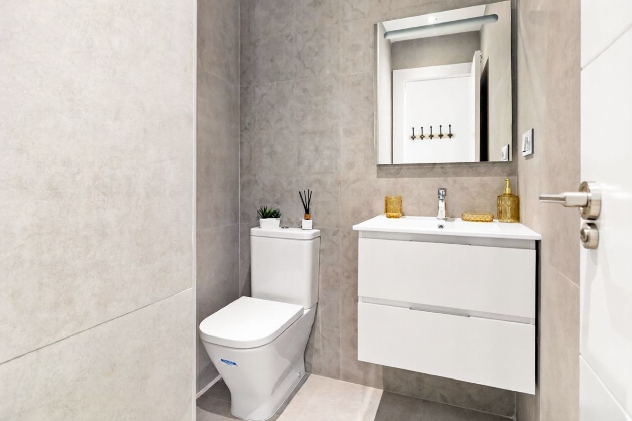 Appartement en attique en première ligne de mer à Estepona — Sanitaires