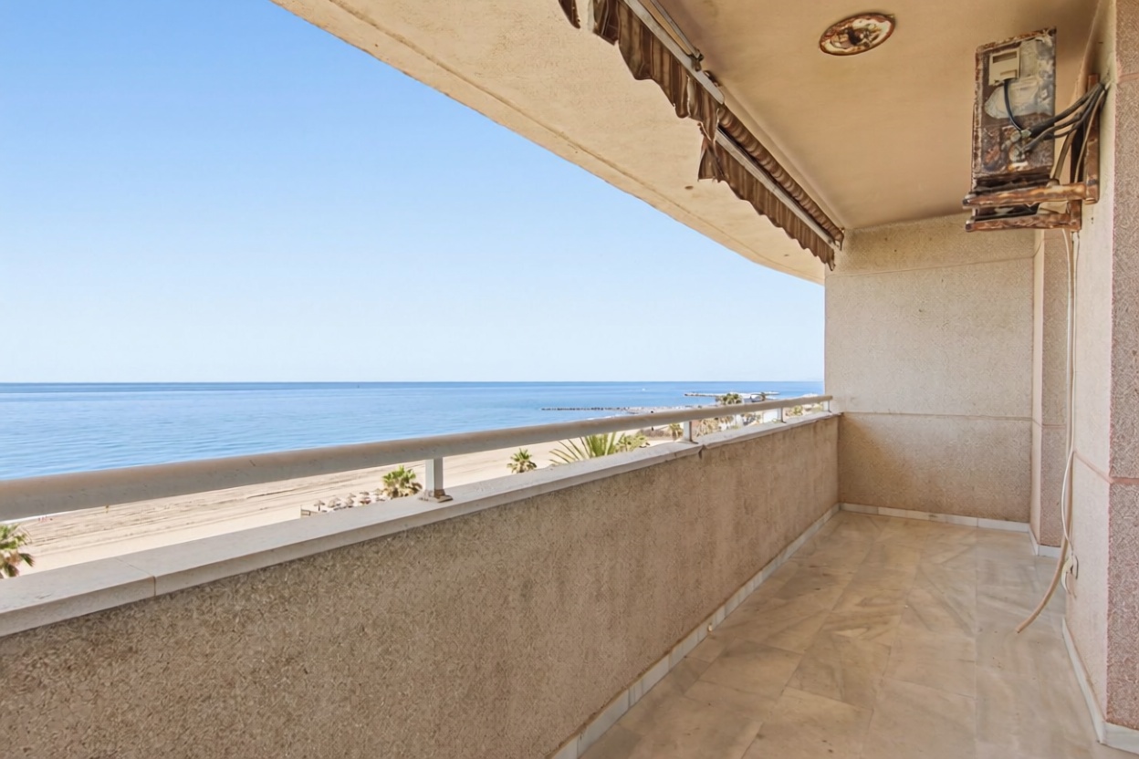 Appartement en première ligne de plage à Estepona