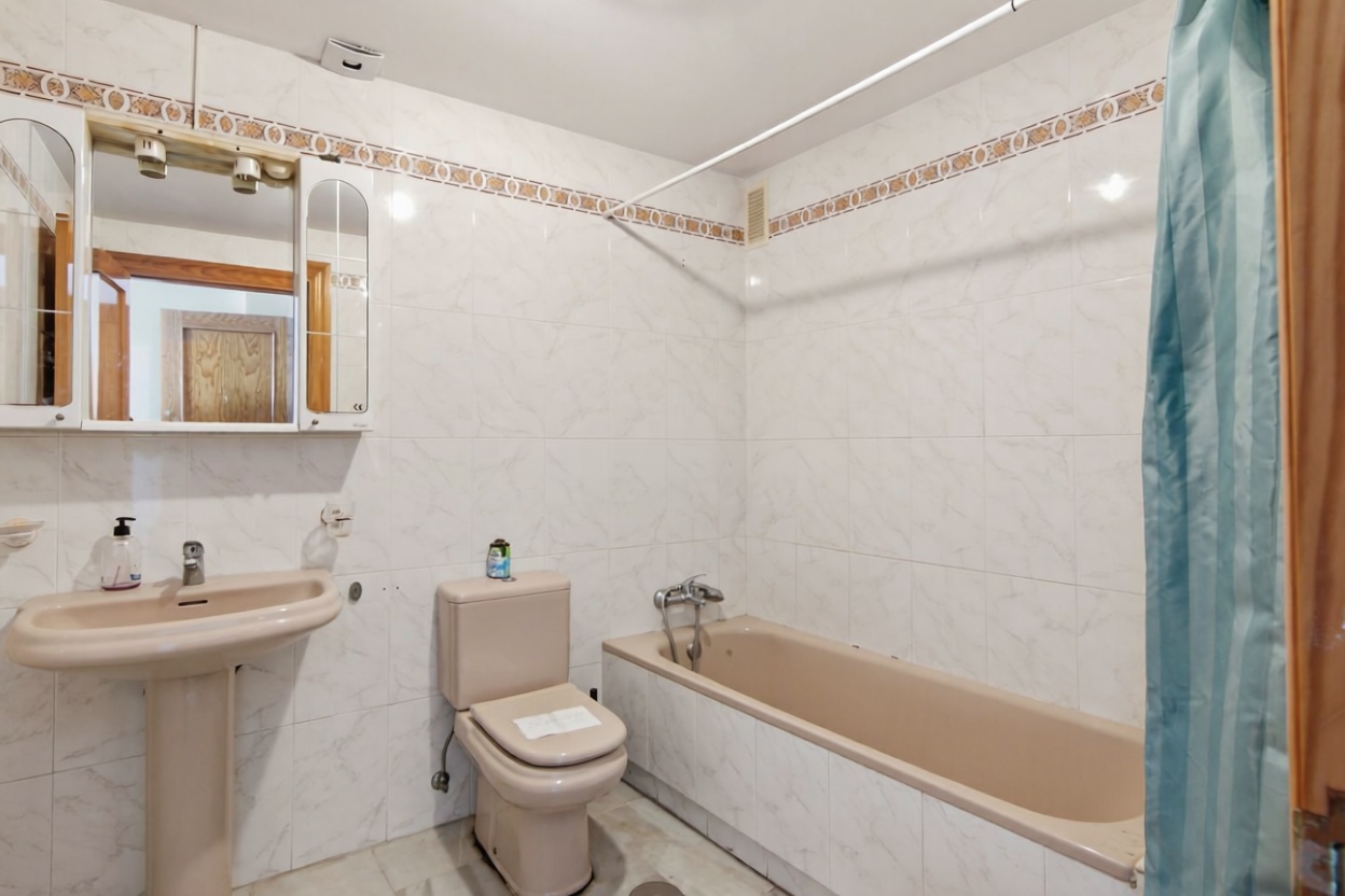 Appartement en première ligne de plage à Estepona — Sanitaires