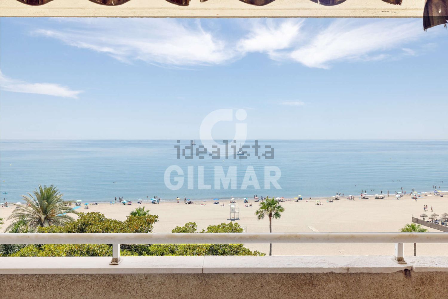 Beachfront flat in Estepona