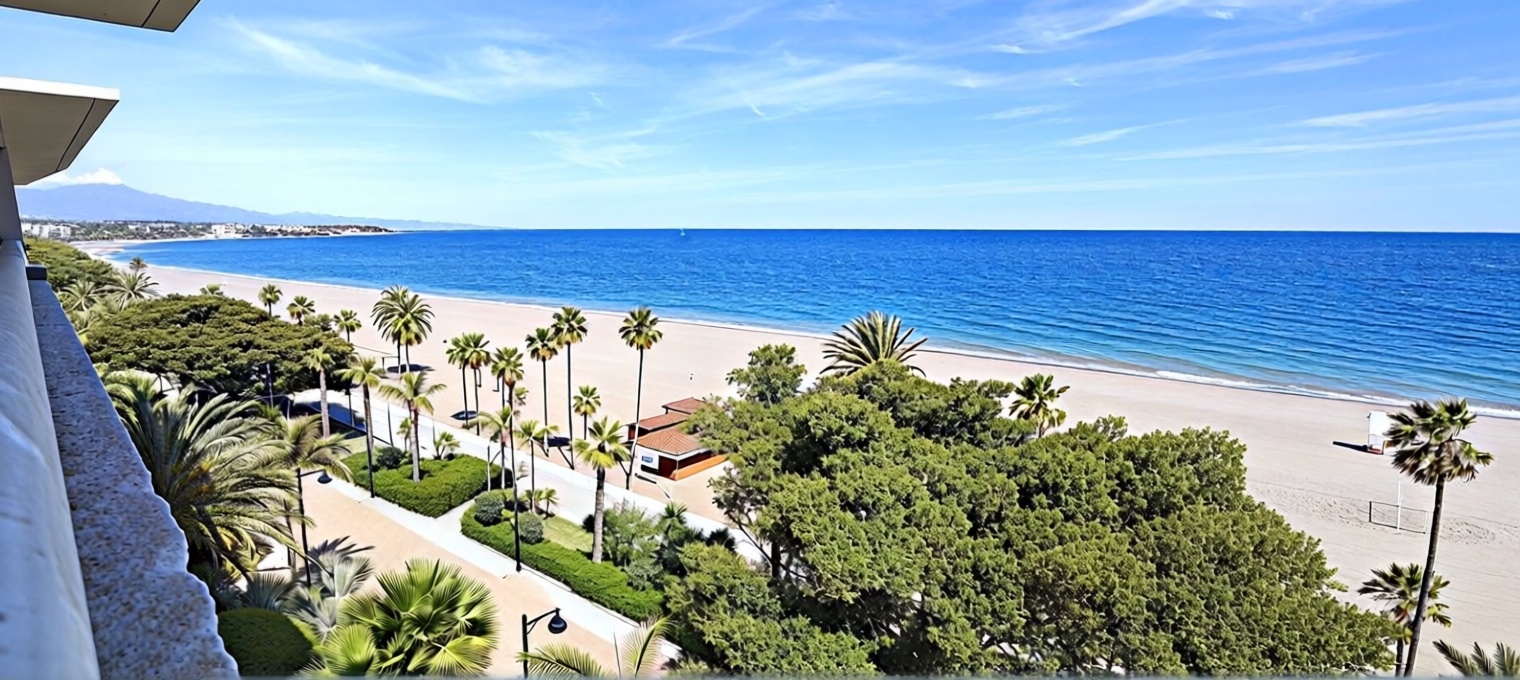 Apartamento em primeira linha de praia em Estepona — Vista mar