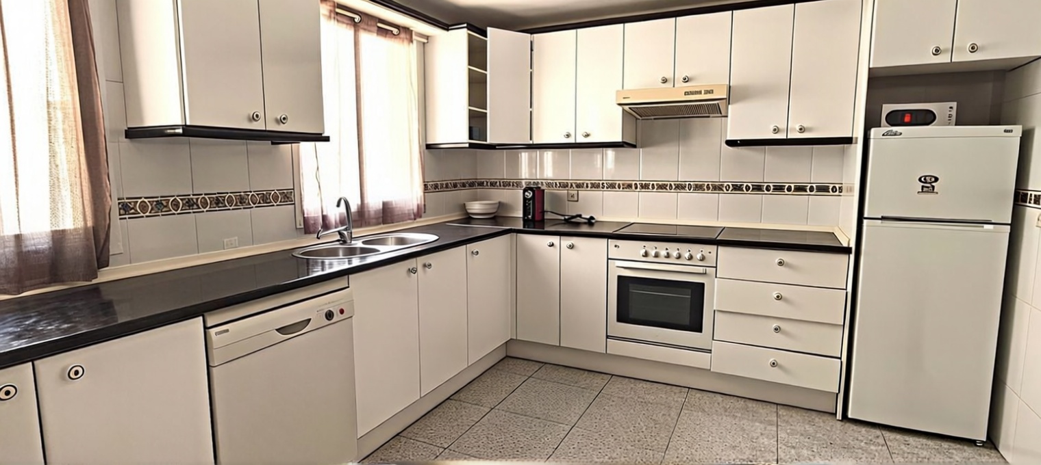 Apartamento em primeira linha de praia em Estepona — Cozinha