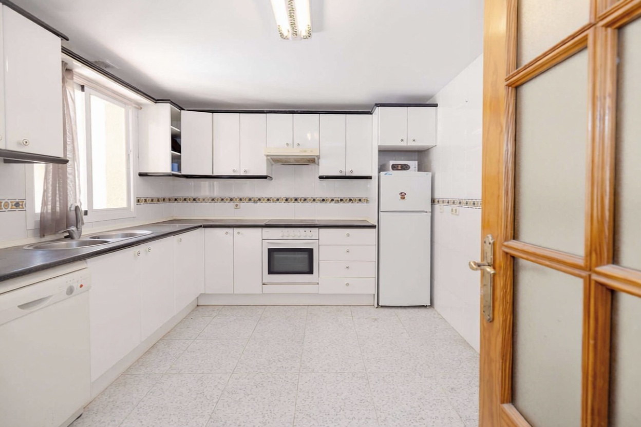 Apartamento em primeira linha de praia em Estepona — Cozinha