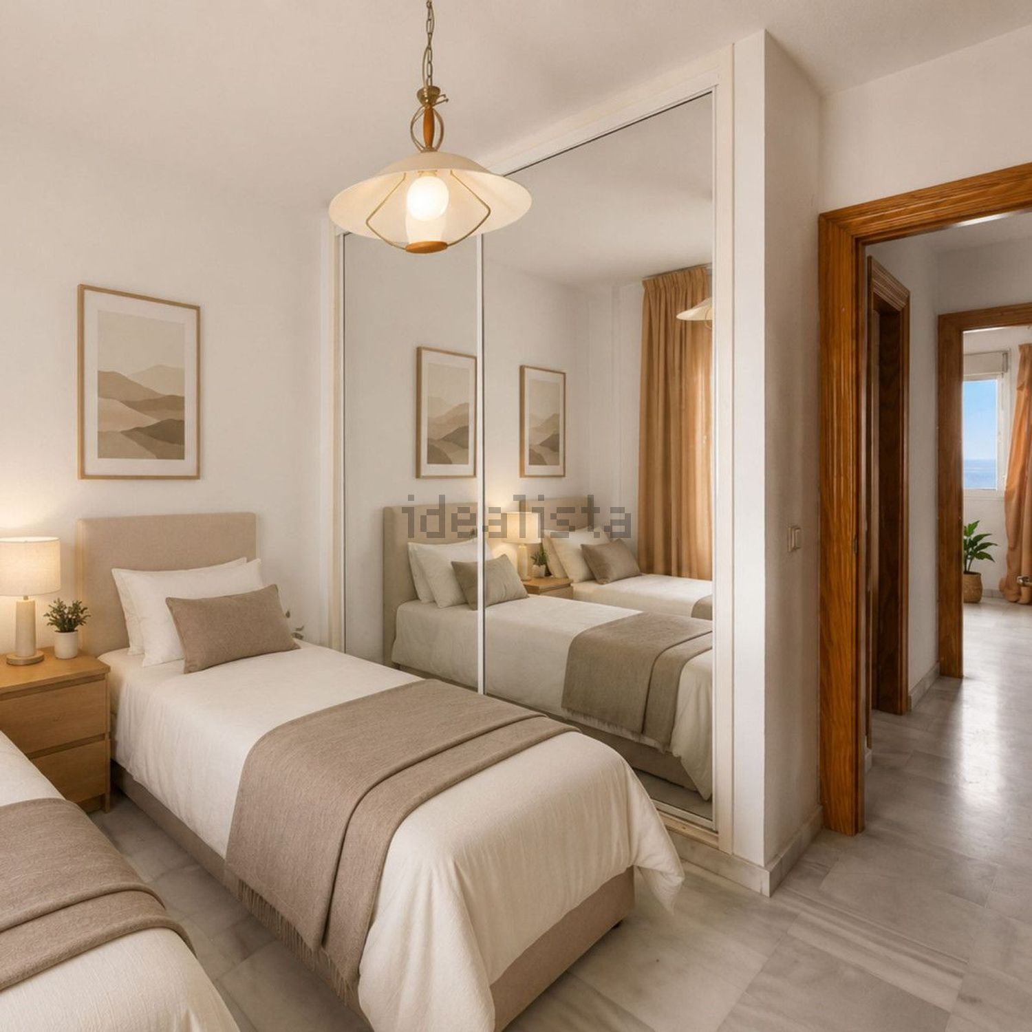 Beachfront flat in Estepona — Bedroom