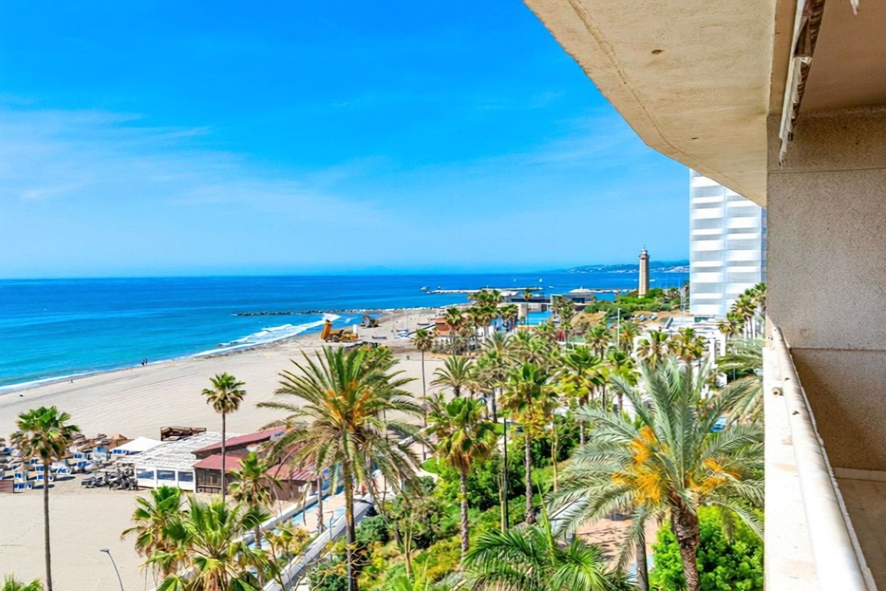 Appartement en première ligne de plage à Estepona