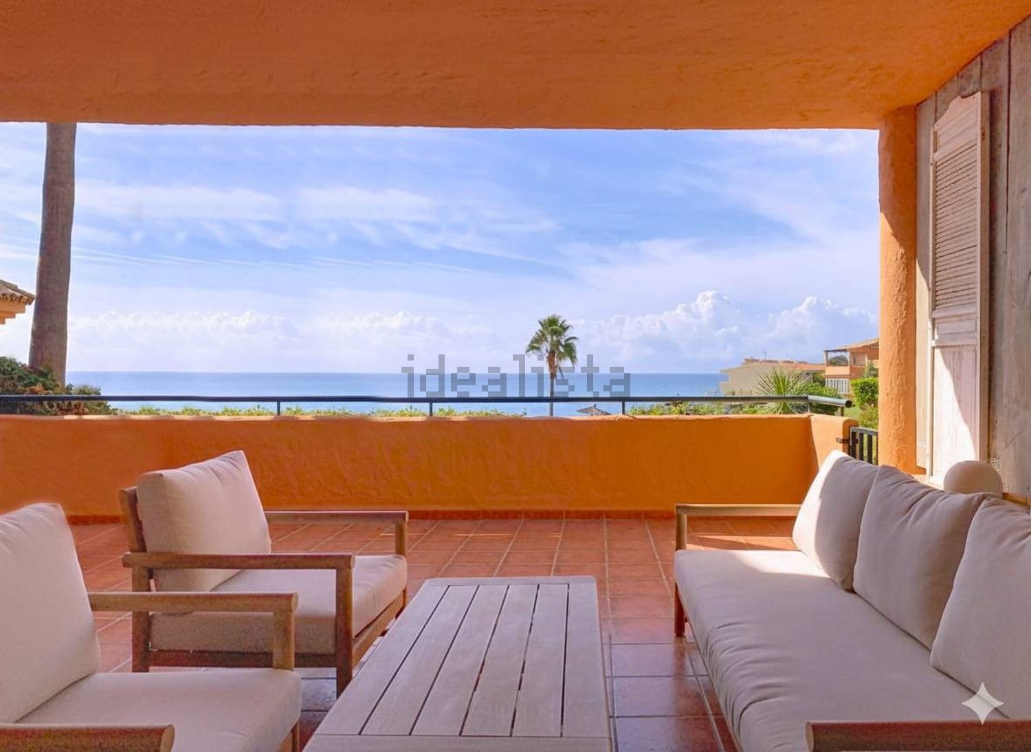 Chalet con acceso directo a playa en Estepona