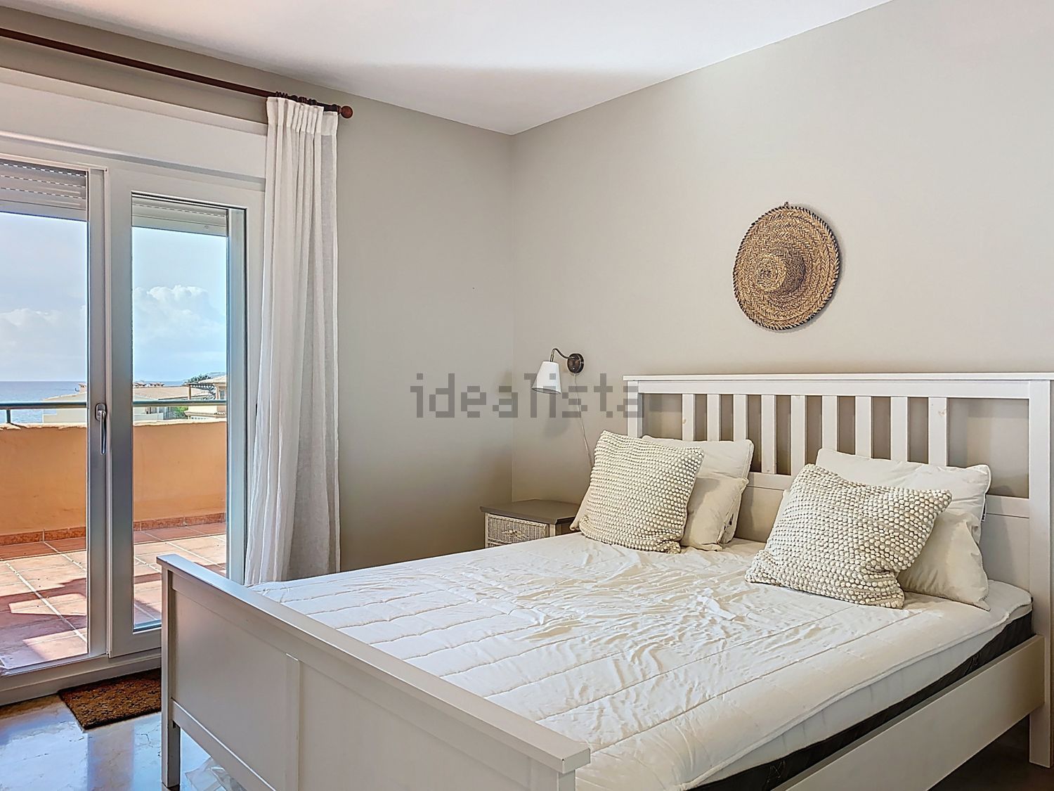 Chalet con acceso directo a playa en Estepona — Dormitorio