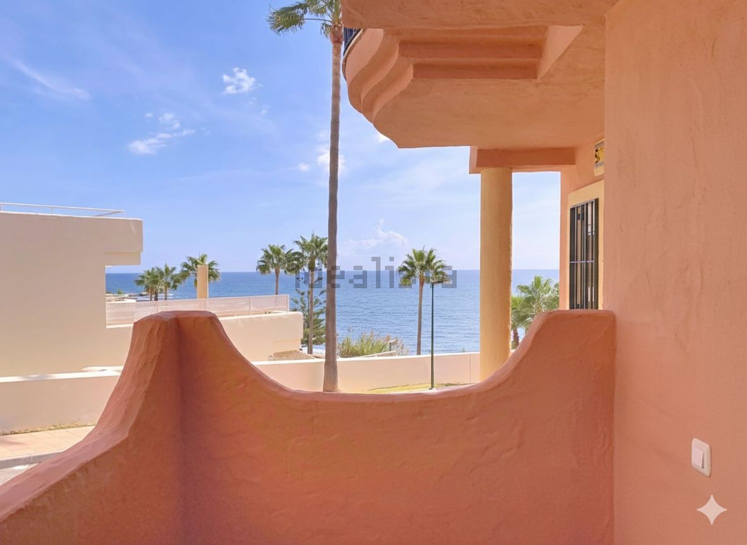 Chalet con acceso directo a playa en Estepona — Vista mar
