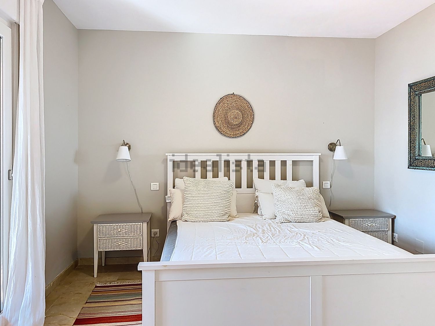 Chalet con acceso directo a playa en Estepona — Dormitorio