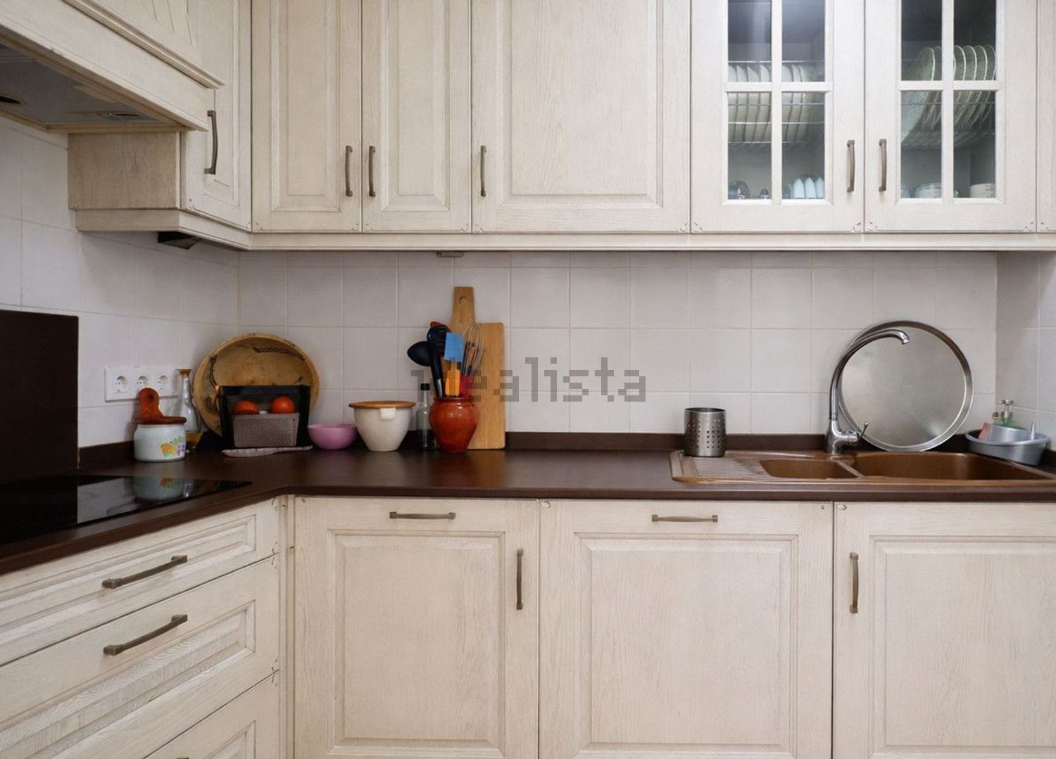 Beachfront flat in Estepona — Kitchen