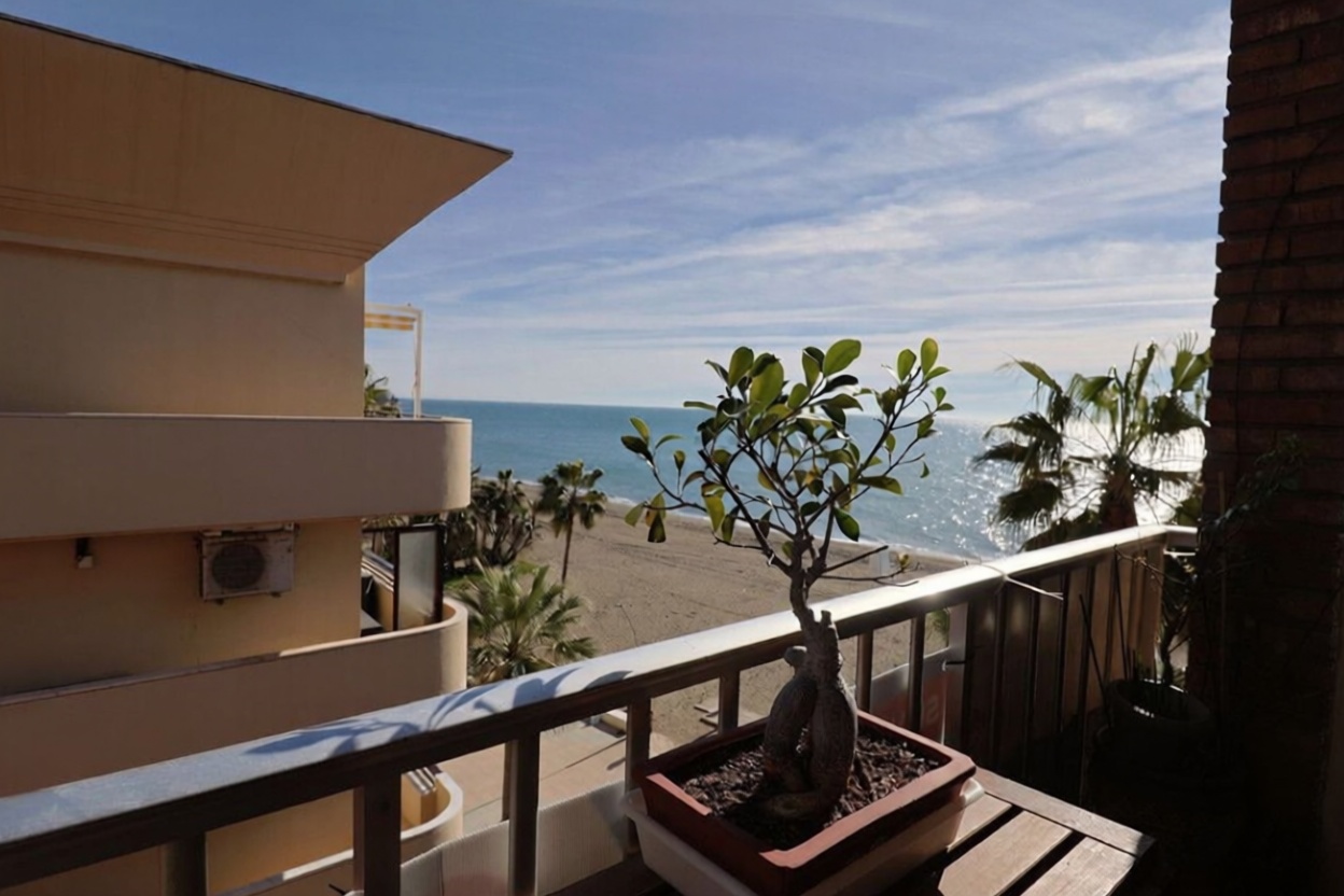 Appartement en première ligne de plage à Estepona