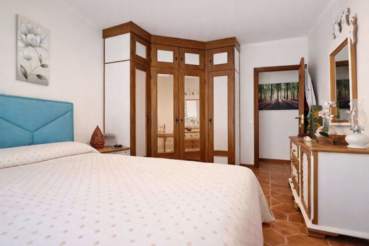 Piso en primera línea de playa en Estepona — Dormitorio