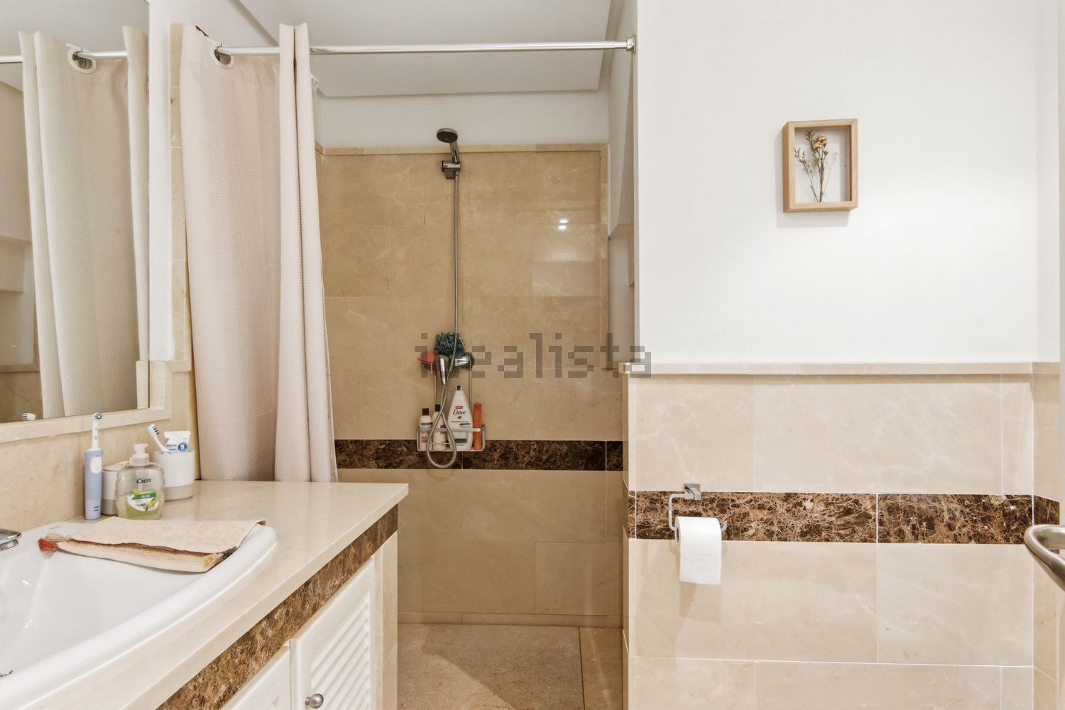 Dúplex en primera línea de playa en Estepona — Baño