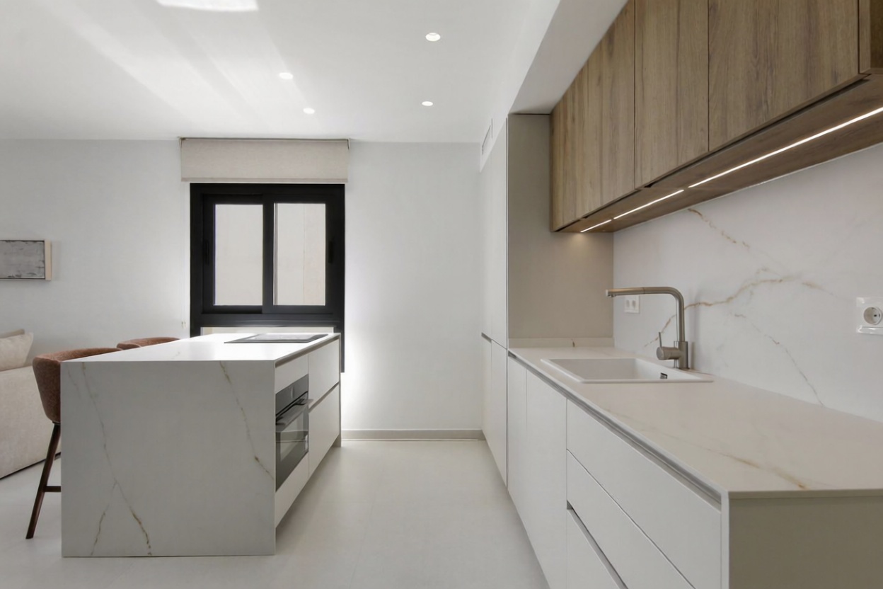 Appartement en attique en première ligne de mer à Estepona — Cuisine