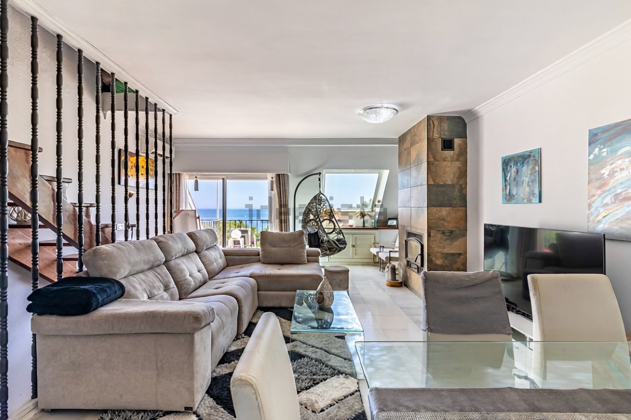 Chalet con acceso directo a playa en Estepona — Salón