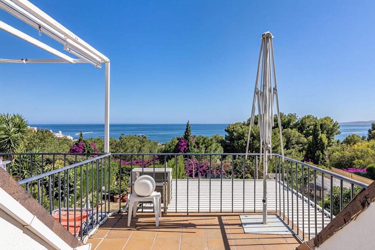 Chalet com acesso direto à praia em Estepona