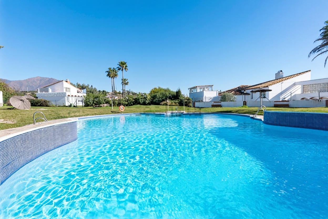 Chalet com acesso direto à praia em Estepona — Vista mar