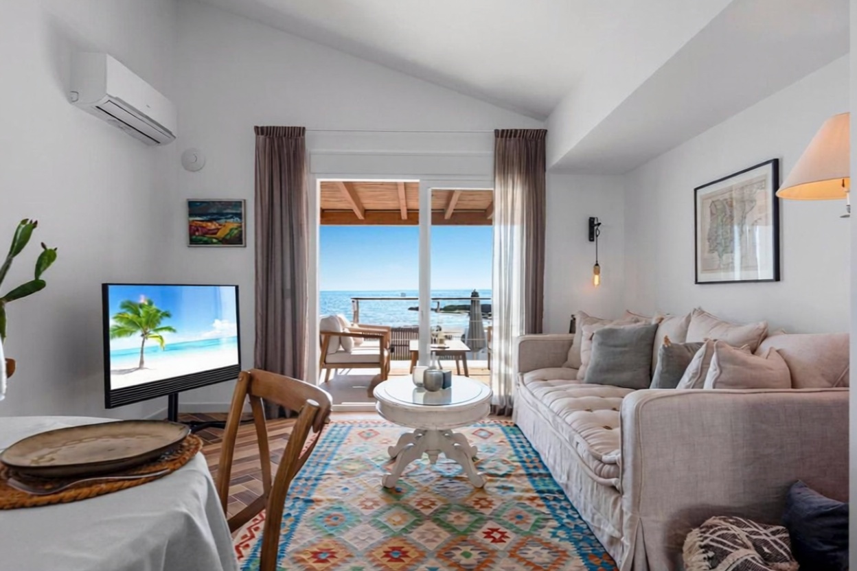 Chalet com acesso direto à praia em Estepona — Sala