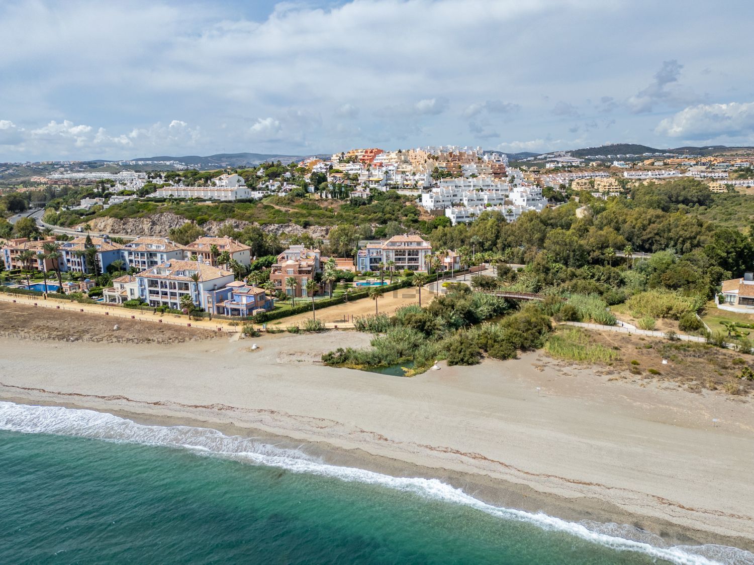 Chalet for sale with direct beach access in Casares