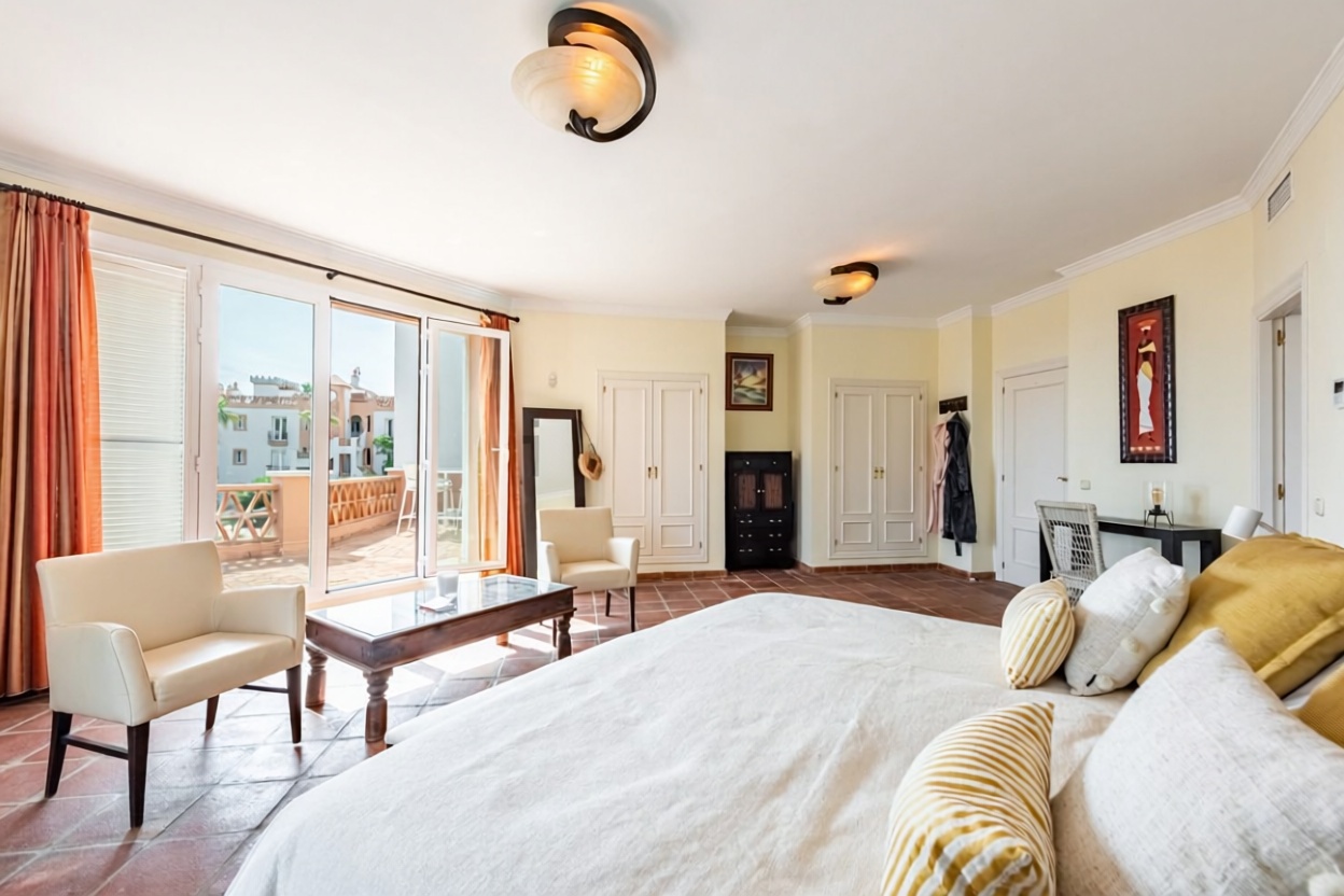 Chalet con acceso directo a playa en Casares — Dormitorio