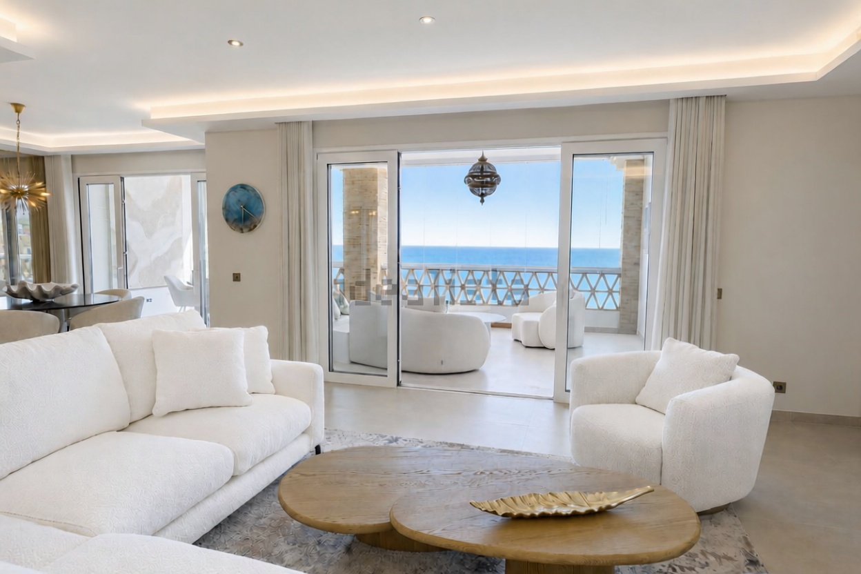 Piso en primera línea de playa en Casares — Salón